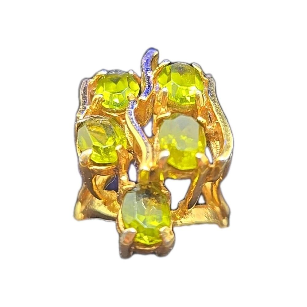 Vintage 18 K HGE Cocktail Ring Size 4 with Simulated Peridot Rhinestones Size 4